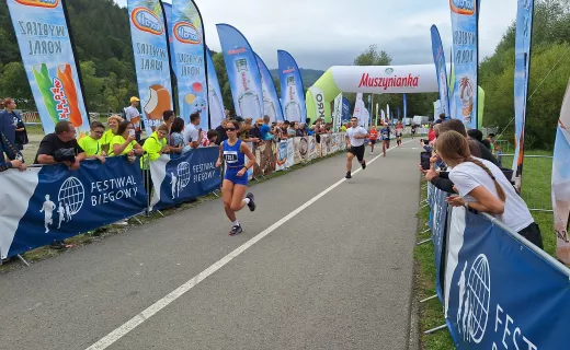 Bieg na 1 km cieszył się wielkim zainteresowaniem na Festiwalu Biegowym w Piwnicznej - 38
